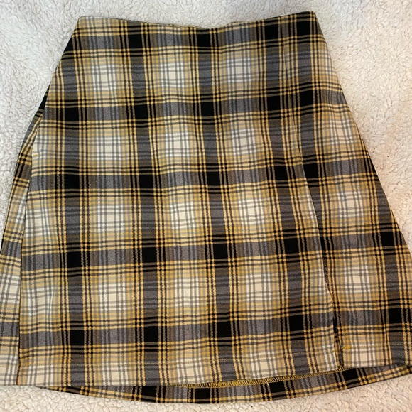 Urban Outfitters Plaid Mini Skirt - Picture 1 of 3